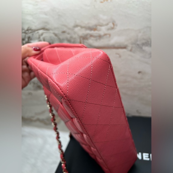 #055000XB Medium Chanel Classic Flap - Picture 4 of 7